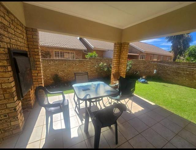 3 BEDROOM TOWNHOUSE FOR SALE IN ANNLIN